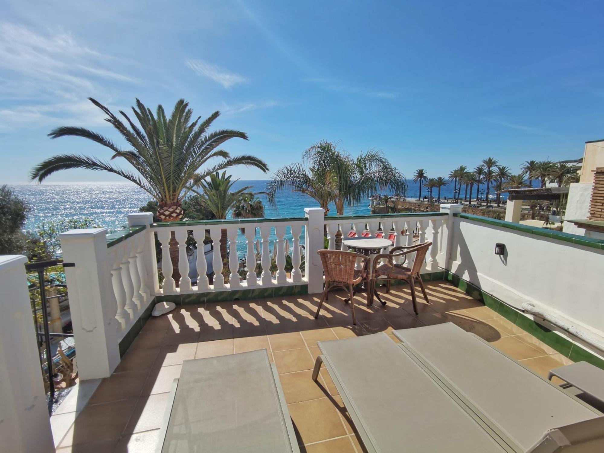 Villa Carabeo 네르하 외부 사진