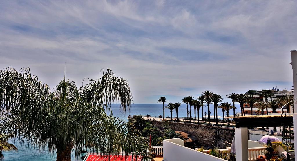 Villa Carabeo 네르하 외부 사진
