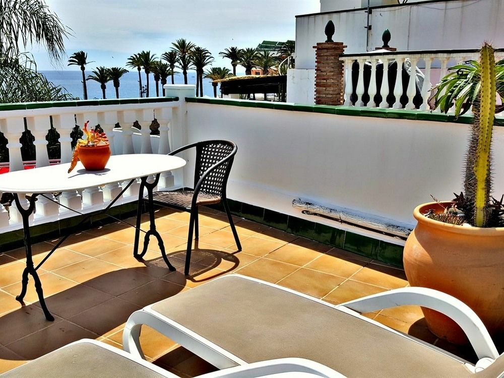 Villa Carabeo 네르하 외부 사진