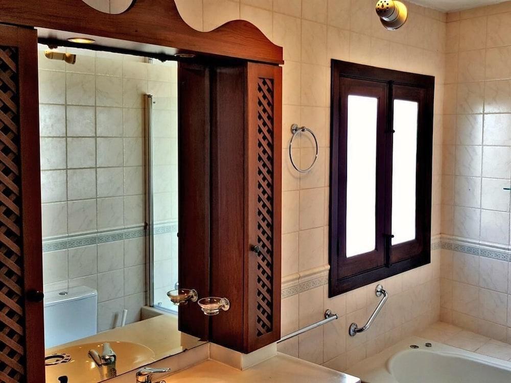 Villa Carabeo 네르하 외부 사진