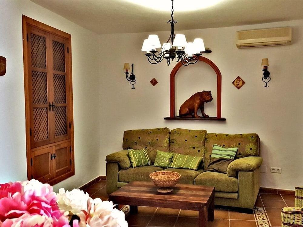 Villa Carabeo 네르하 외부 사진