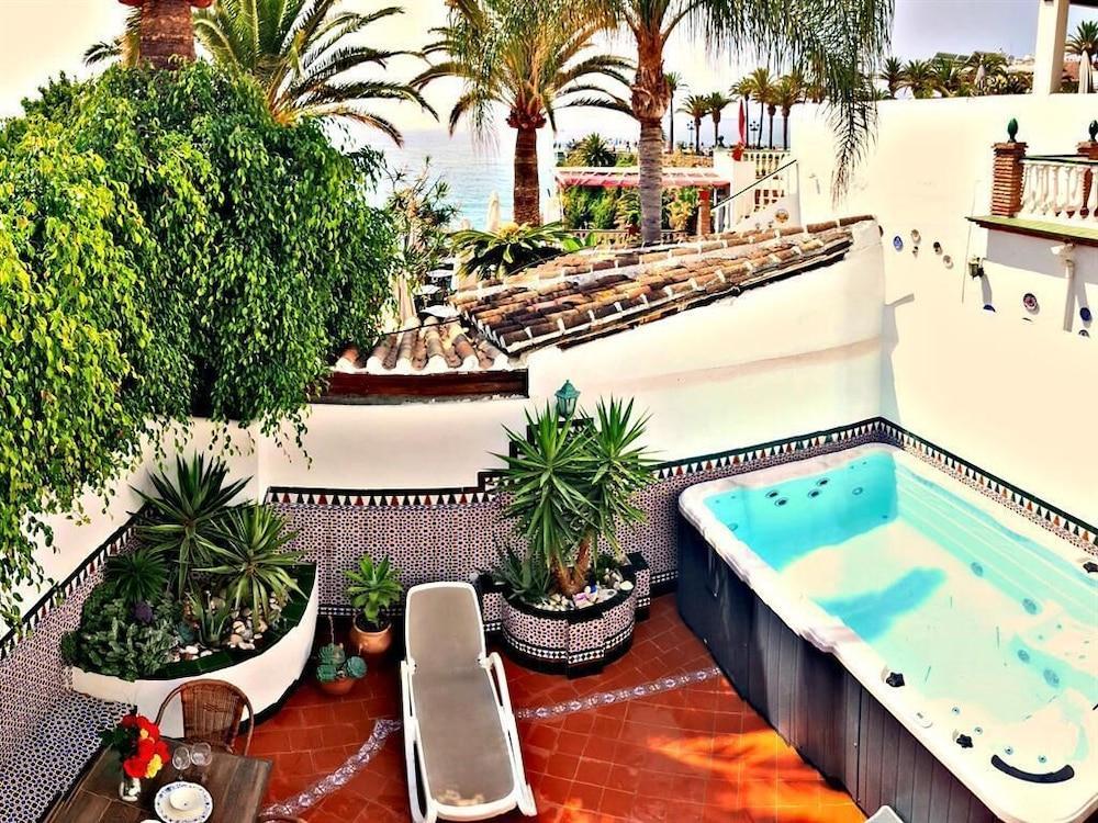 Villa Carabeo 네르하 외부 사진